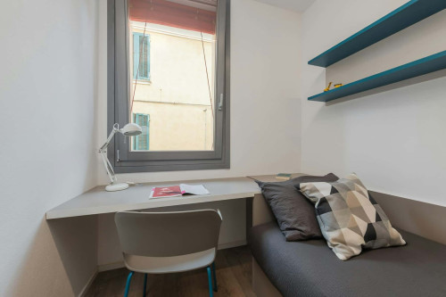 Room in Via Fondobanchetto, Ferrara for 48 m² with 3 bedrooms