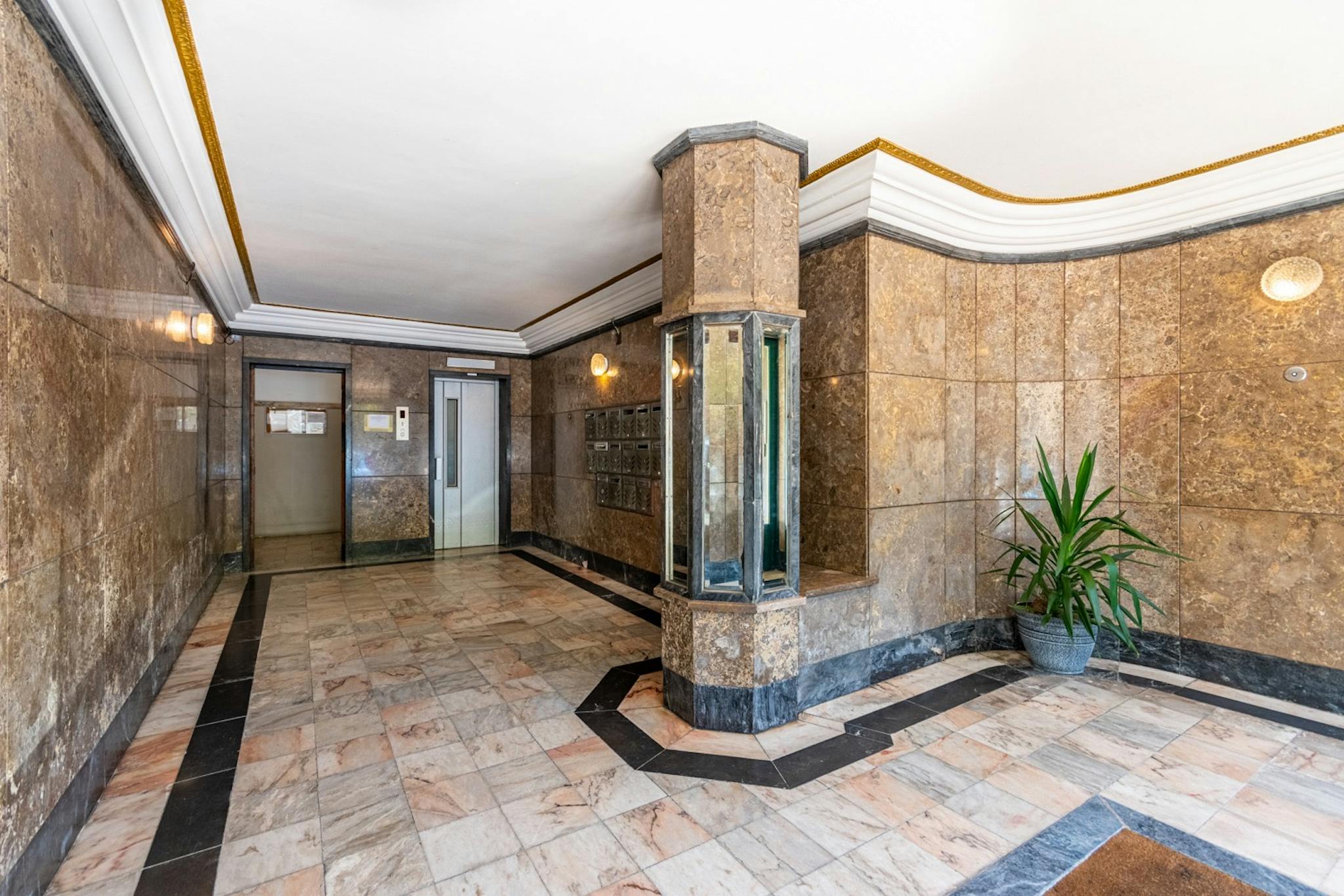 Avenida Infante Santo, Lisbon