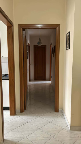 Una stanza in affitto per studentesse e lavoratrici
