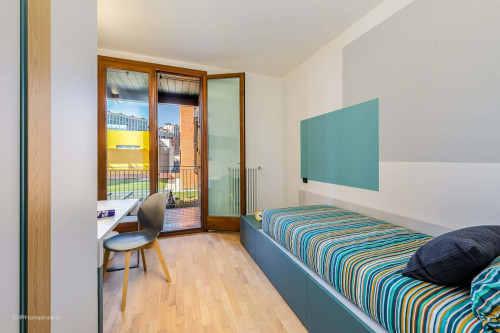 Room in Via Darsena, Ferrara for 97 m² with 5 bedrooms
