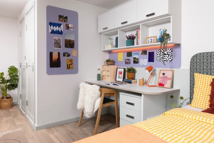  Extra Large Standard Double En-Suite  -  Broadcasting Tower  - Gallery -  2