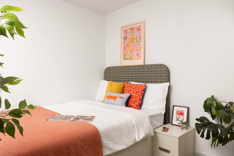  Double Partly Accessible En-Suite  -  Broadcasting Tower  - Gallery -  1