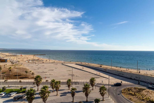 Lovely 1-bed flat w/balcony near the beach