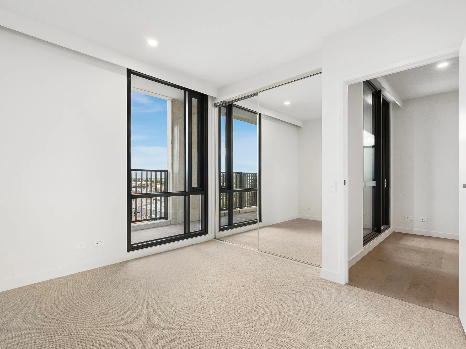  1 Bedroom 1 Bathroom  -  Melbourne - Clayton  - Gallery -  6