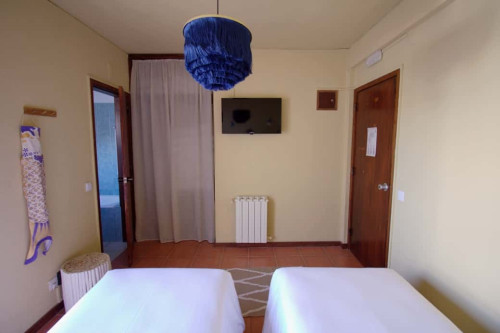 Double/Twin Standard in Colares