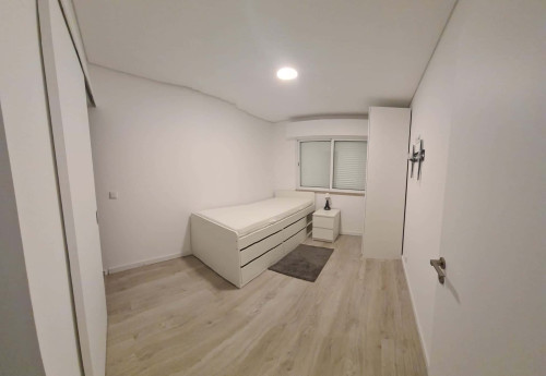 Single ensuite room in Rua Maria Veleda, Amadora/Lisbon