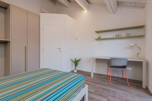Room in Via Fondobanchetto, Ferrara for 39 m² with 2 bedrooms