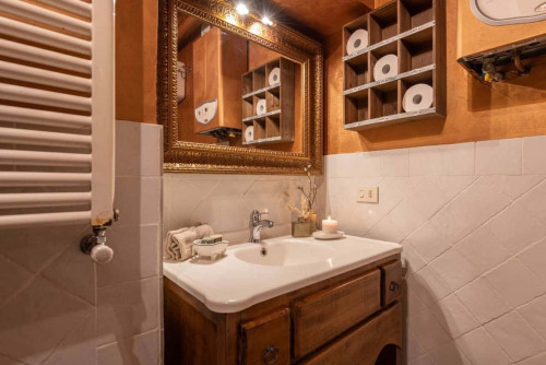 Laurel Apartment