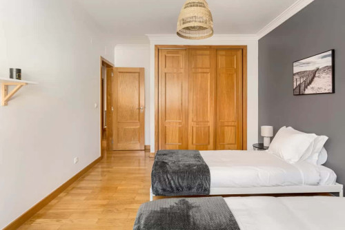 Splendid 4-bed house w/ Garden&Pool