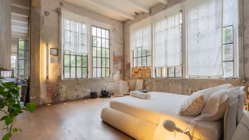 Design Loft with Private Parking