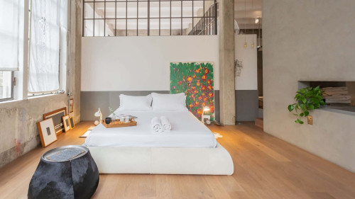 Design Loft with Private Parking