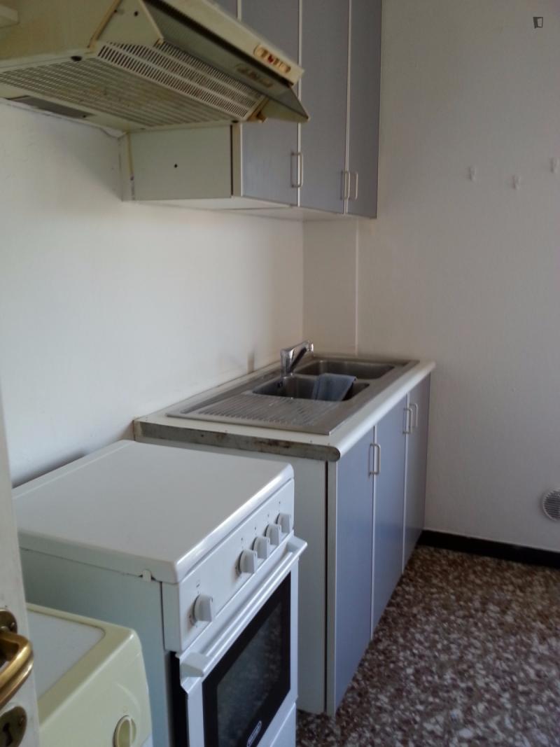 Nice double bedroom very well connected to the city center