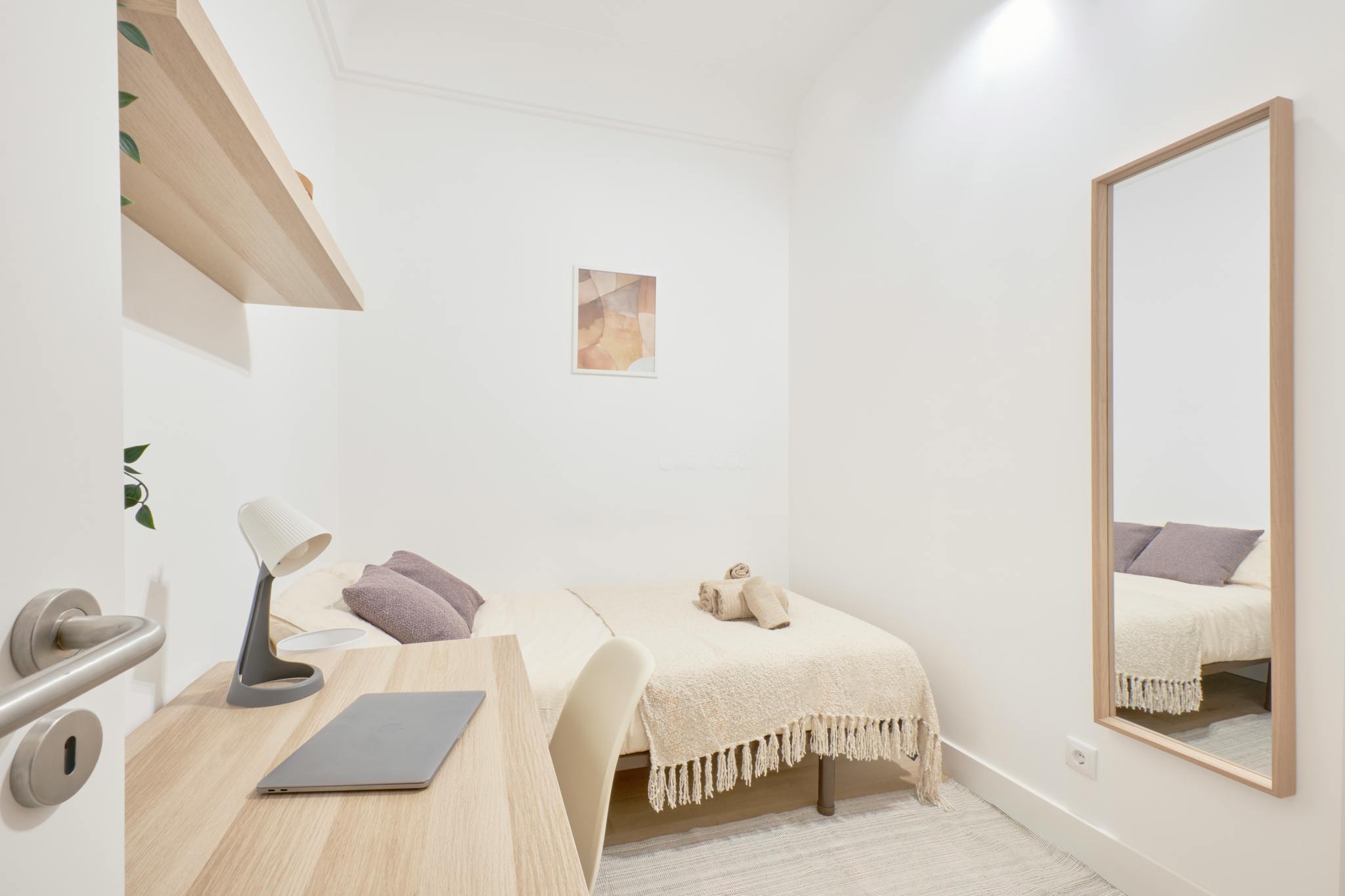  Private Room  -  Avenida Almirante Reis, Lisbon  - Gallery -  1