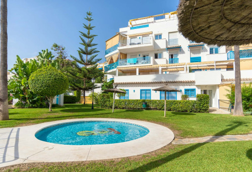 Lux Beach Pool - Gallery - 11