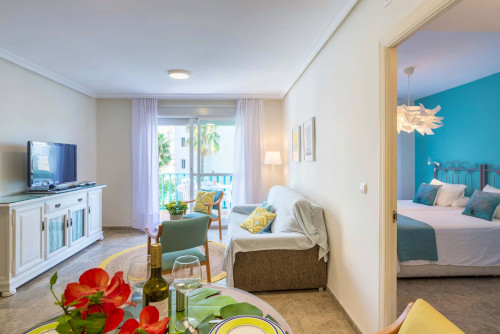 Lux Beach Pool - Gallery - 21