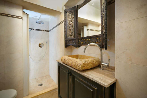 Leoni Suite