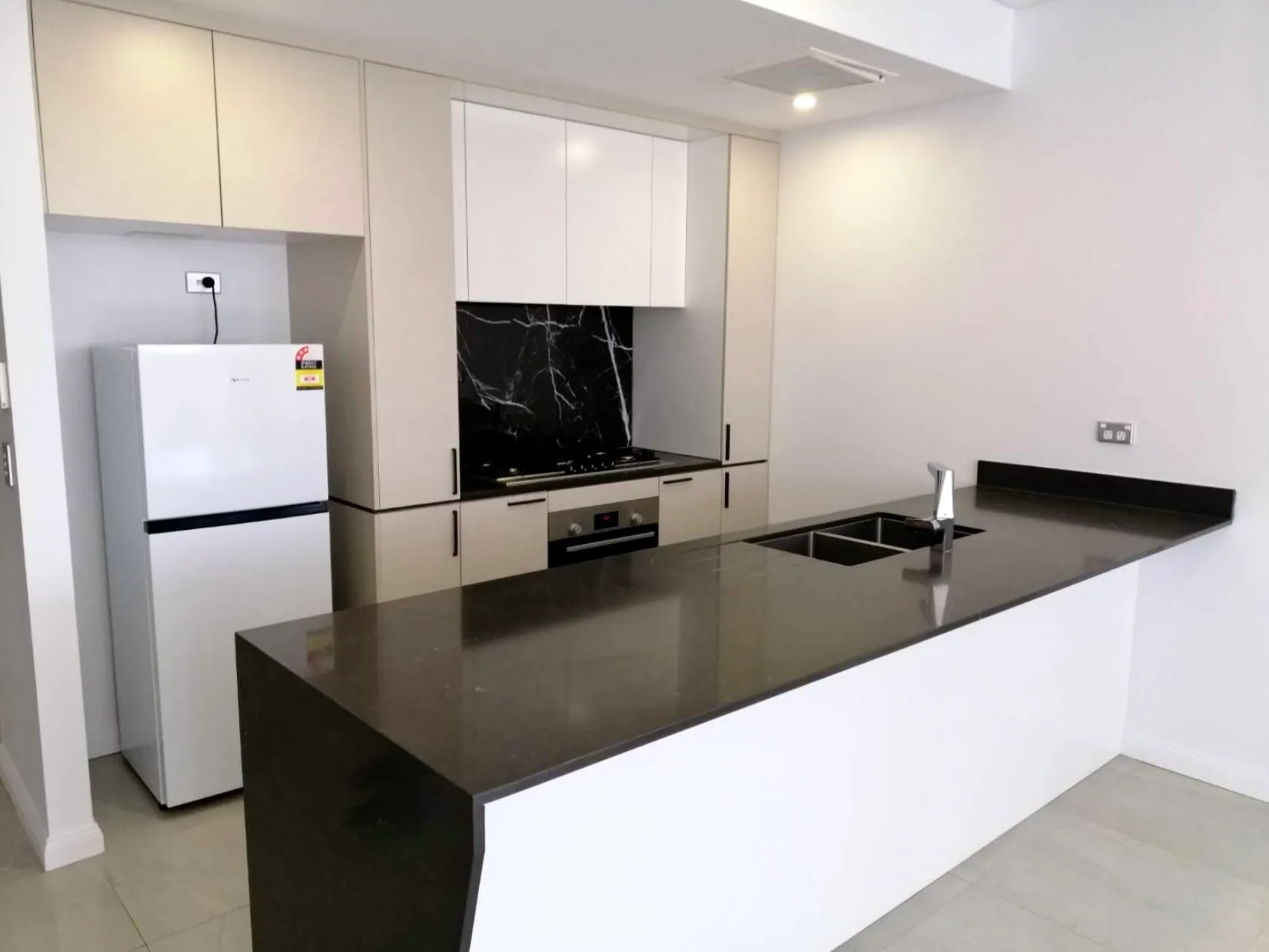  1 Bedroom 1 Bathroom  -  Eastgarden - Eastern Subs  - Gallery -  5