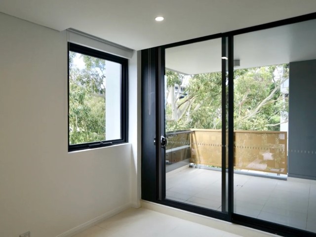  1 Bedroom 1 Bathroom  -  Rosebery - Eastern Subs  - Gallery -  3