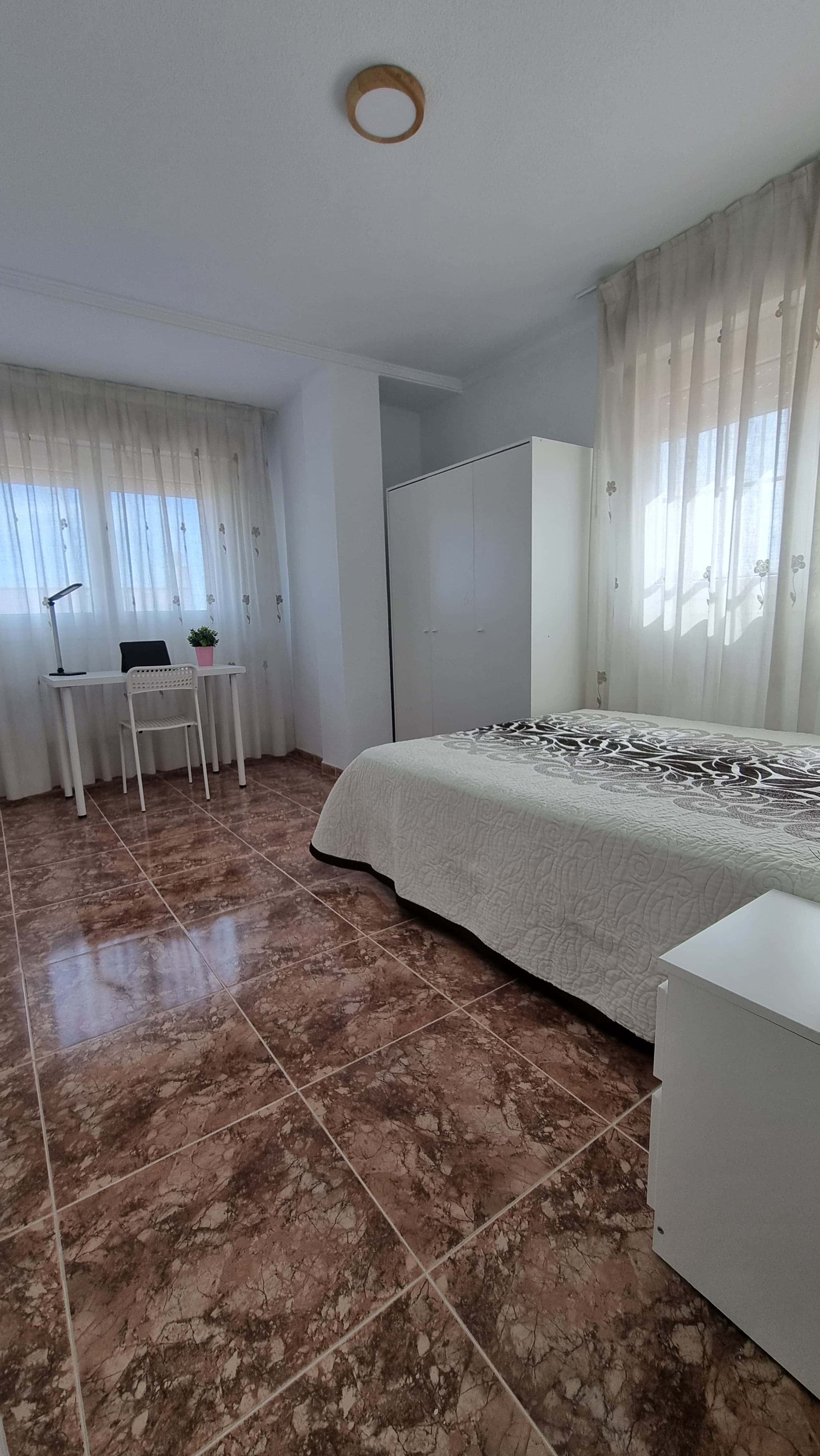 Room In Calle Lope De Rueda, Cartagena For 120 M² With 6 Bedrooms - Room in Calle Lope de Rueda, Cartagena for 120 m² with 6 bedrooms - Gallery - 2
