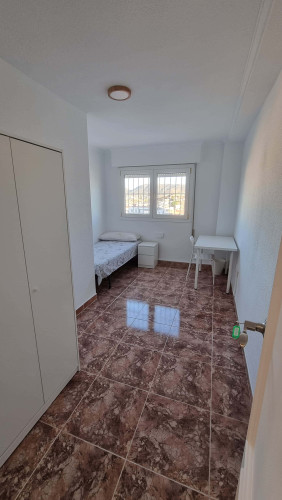 Room in Calle Lope de Rueda, Cartagena for 120 m² with 6 bedrooms