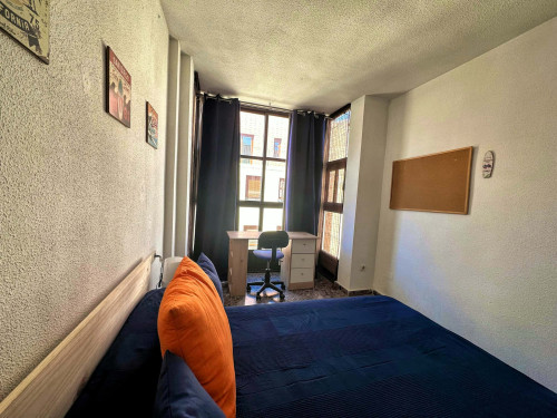 Calle Serreta H2 apt 12