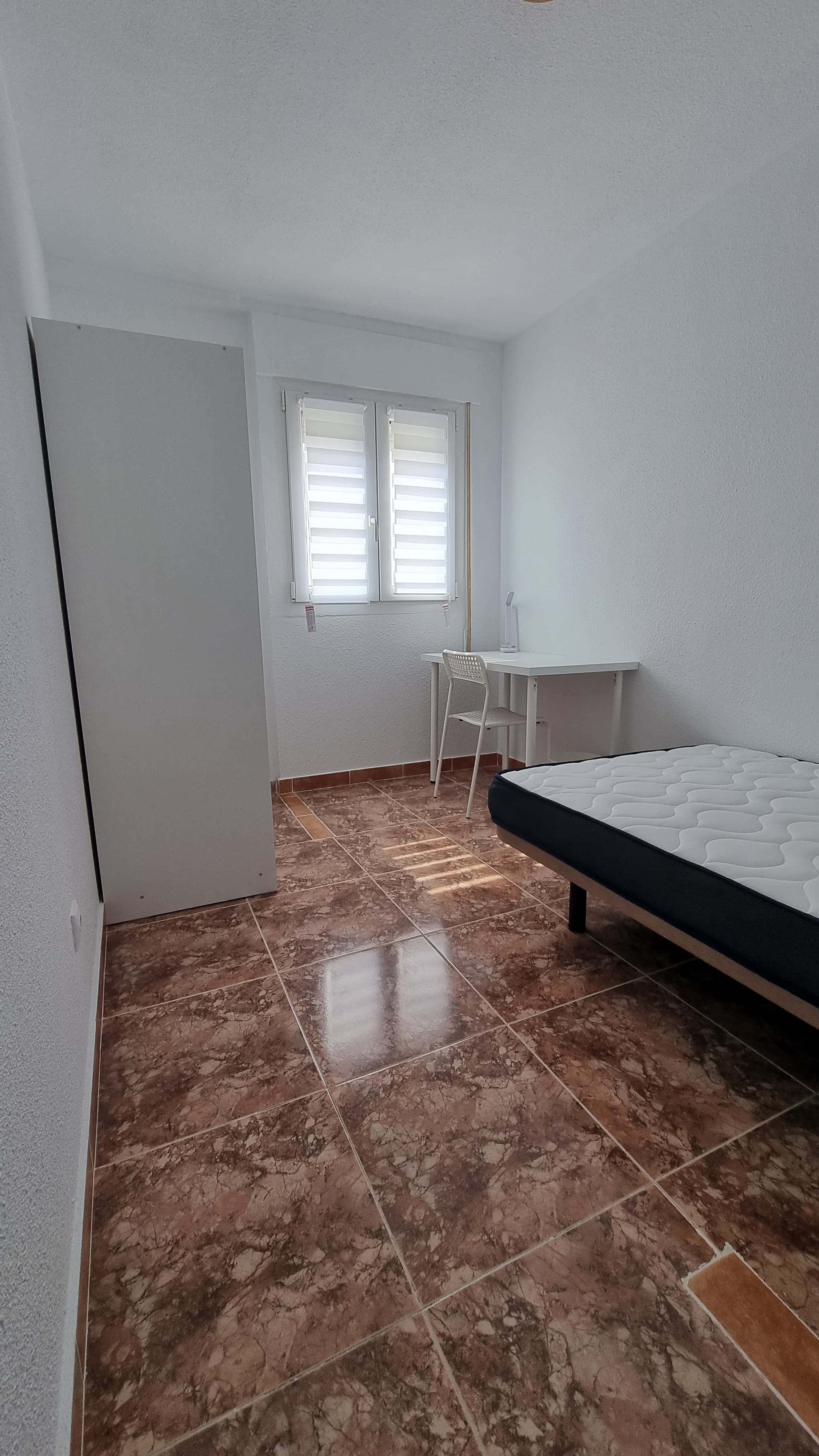 Room In Calle Lope De Rueda, Cartagena For 120 M² With 6 Bedrooms - Room in Calle Lope de Rueda, Cartagena for 120 m² with 6 bedrooms - Gallery - 2