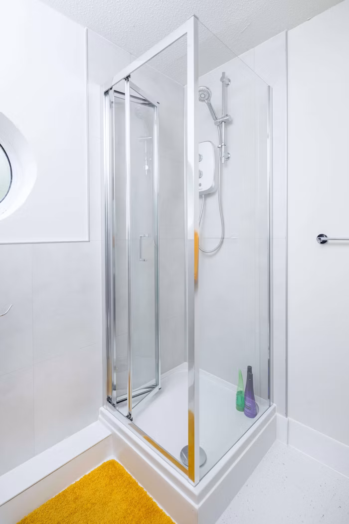En-Suite Silver - 3