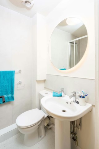  En-Suite Bronze  -  The Railyard Roost  - Gallery -  4