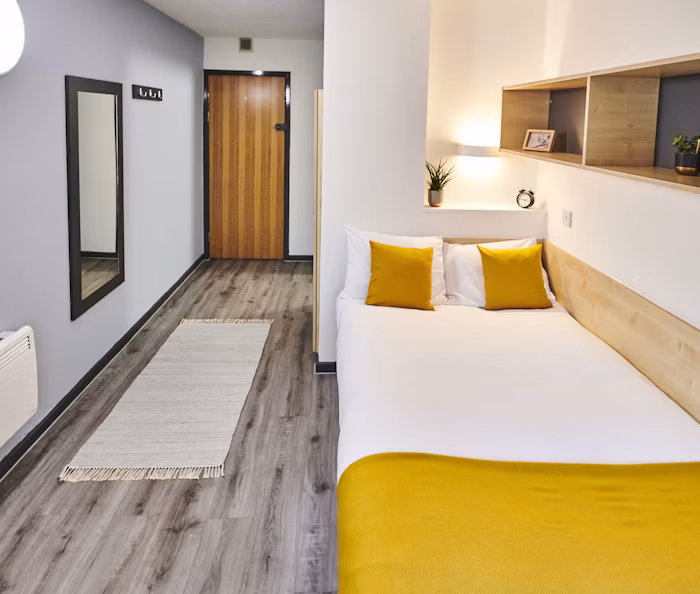 En-Suite Silver - 1