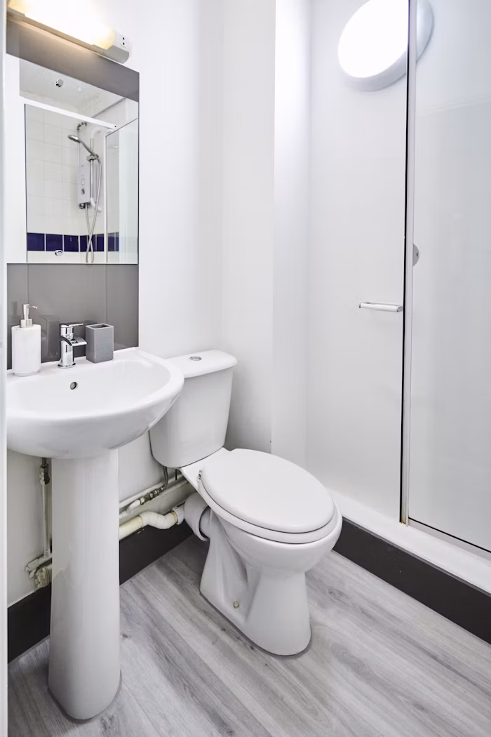 En-Suite Bronze - 3