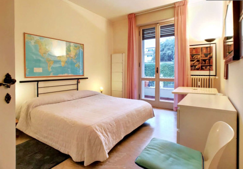 Camera matrimoniale uso singola con bagno privato e balcone  - Gallery -  5