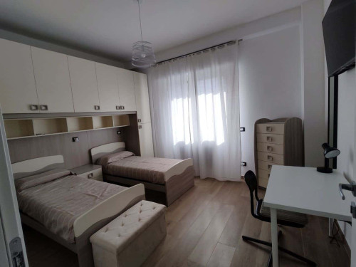 Stanze con bagno Privato in Via Ludovico Padovani, Brescia