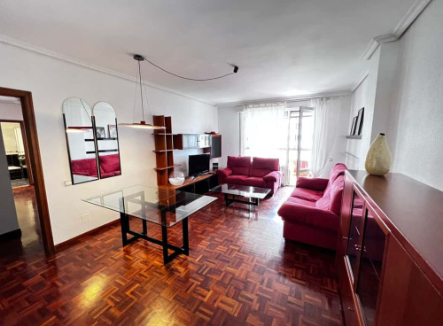 Luminoso y amplio piso en Pío XII