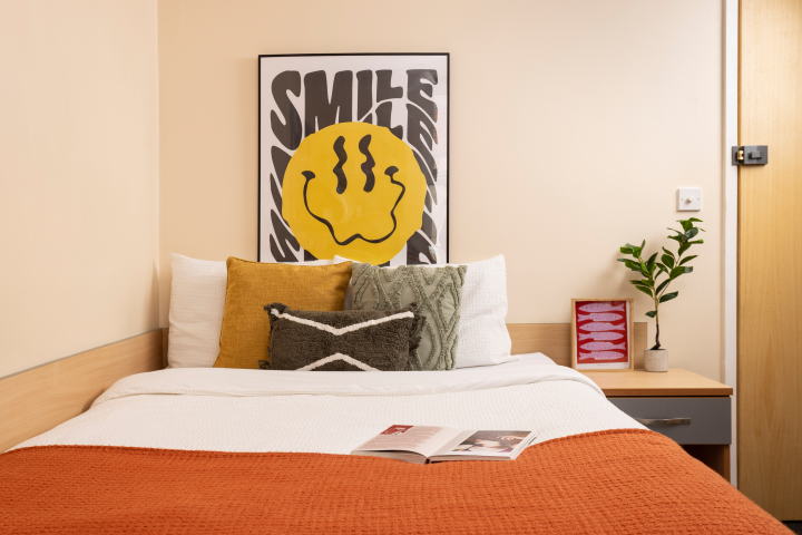  Standard Single Non En-Suite: Two Bedroom Flat  -  Unite Students Lennon Studios  - Gallery -  1