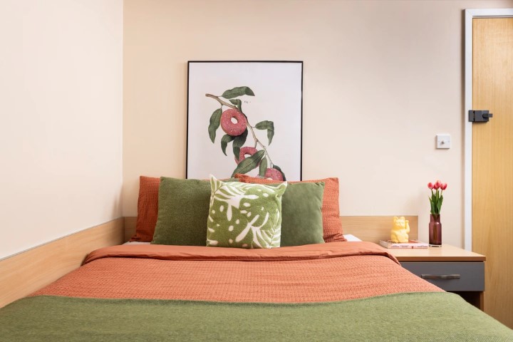 Extra Large High Double En-Suite - Unite Students Lennon Studios - Gallery - 1