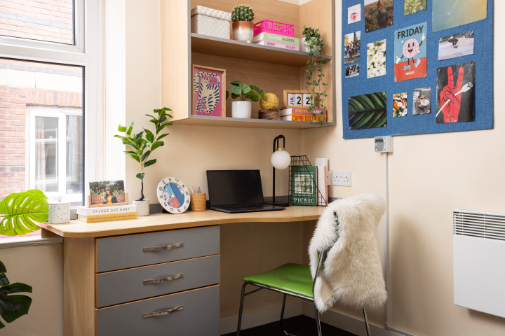 Large Standard Single En-Suite - Unite Students Lennon Studios - Gallery - 2