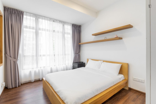 Pleasant double ensuite bedroom in Newton