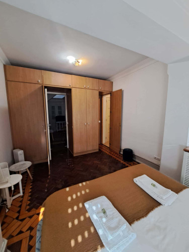 Cozy bedroom with private bathroom in a 7-bedroom apartment in Rua Quirino da Fonseca - Room 3  - Gallery -  5