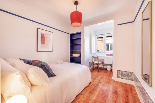 Bedroom in a 4-bedroom apartment in Lisbon - Room 3