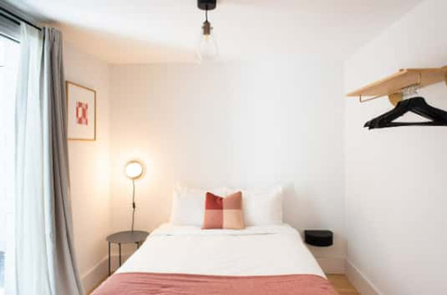 Bedroom in a 5-bedroom apartment in Lisbon - Room 5