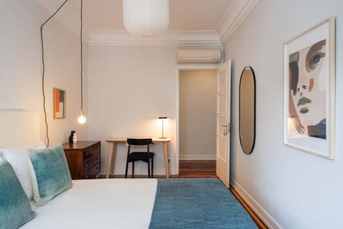 Bedroom in a 4-bedroom apartment in Lisbon - Room 3