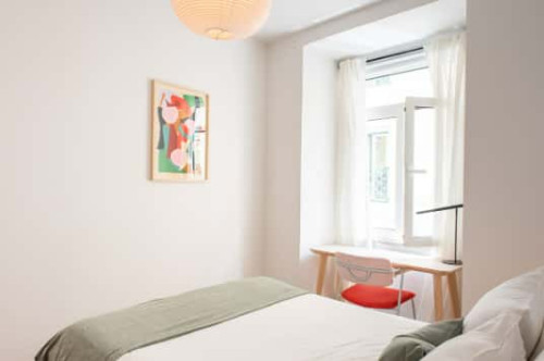 Bedroom in a 5-bedroom apartment in Lisbon - Room 1