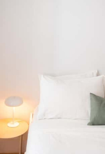 Bedroom in a 5-bedroom apartment in Lisbon - Room 1