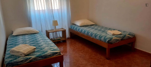 Twin Room in Ajuda, Lisbon (Room 4)