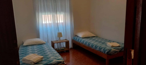 Twin Room in Ajuda, Lisbon (Room 4)