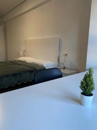 Room in Ronda de la Magdalena, Castelló de la Plana for 97 m² with 4 bedrooms - Gallery - 3
