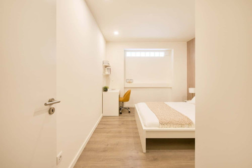 Room 3 - 104. Rua Guilhermina Suggia 9 CVD