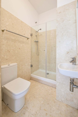 Room 7 - 52. Av. Defensores de Chaves 83