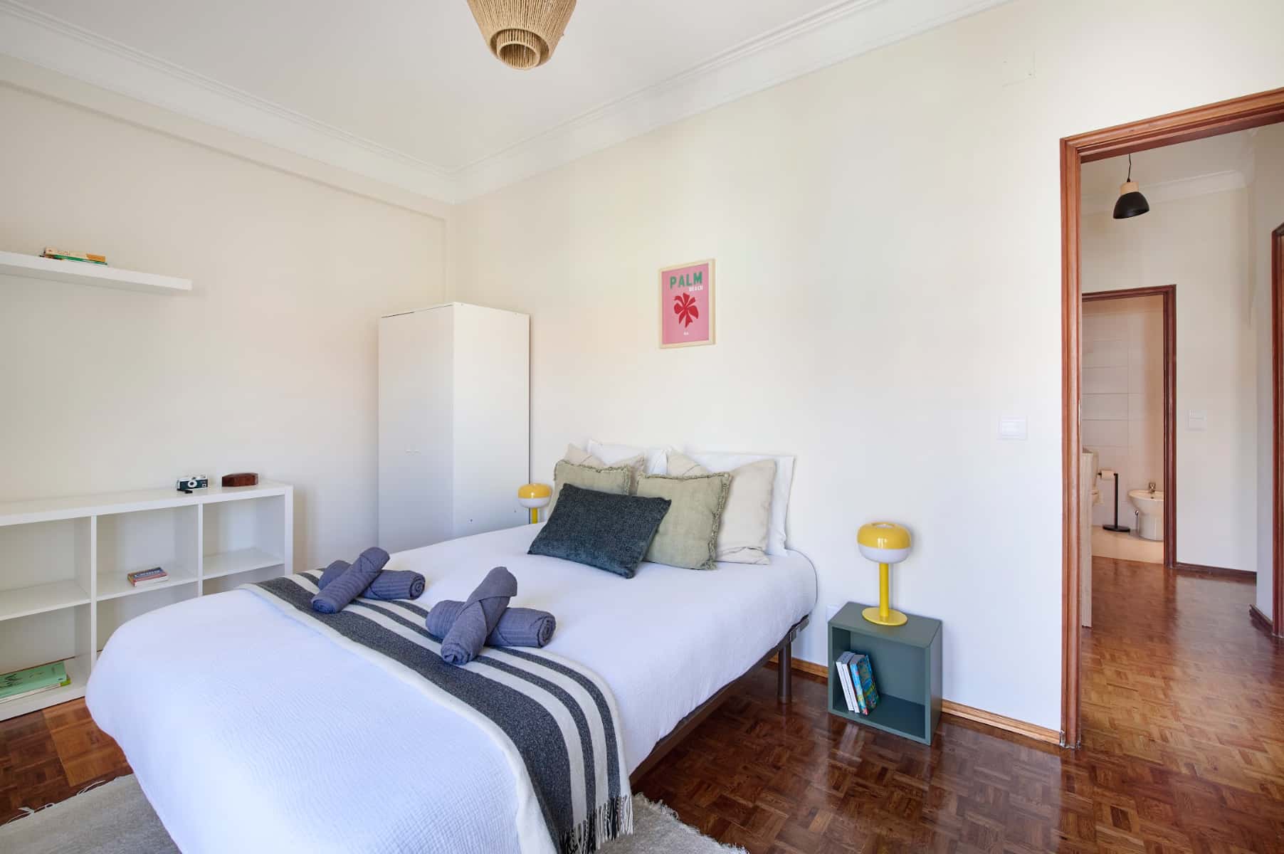  Incredibly Spacious Bedroom In Lisbon  -  Incredibly spacious bedroom in Lisbon  - Gallery -  1