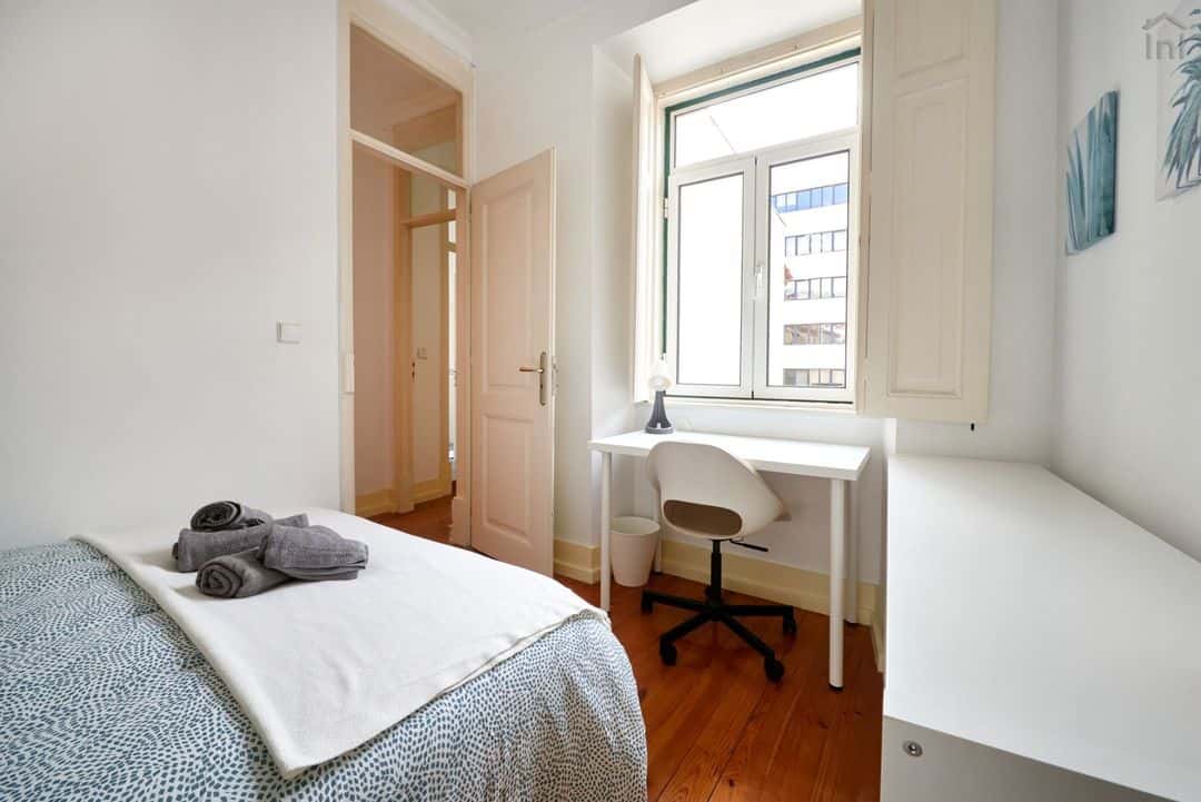  Cozy Double Bedroom In Avenida - Room 5  -  Cozy double bedroom in Avenida - Room 5  - Gallery -  1